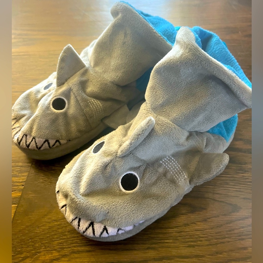 Shark slippers puppet slipper pals kids 12-13